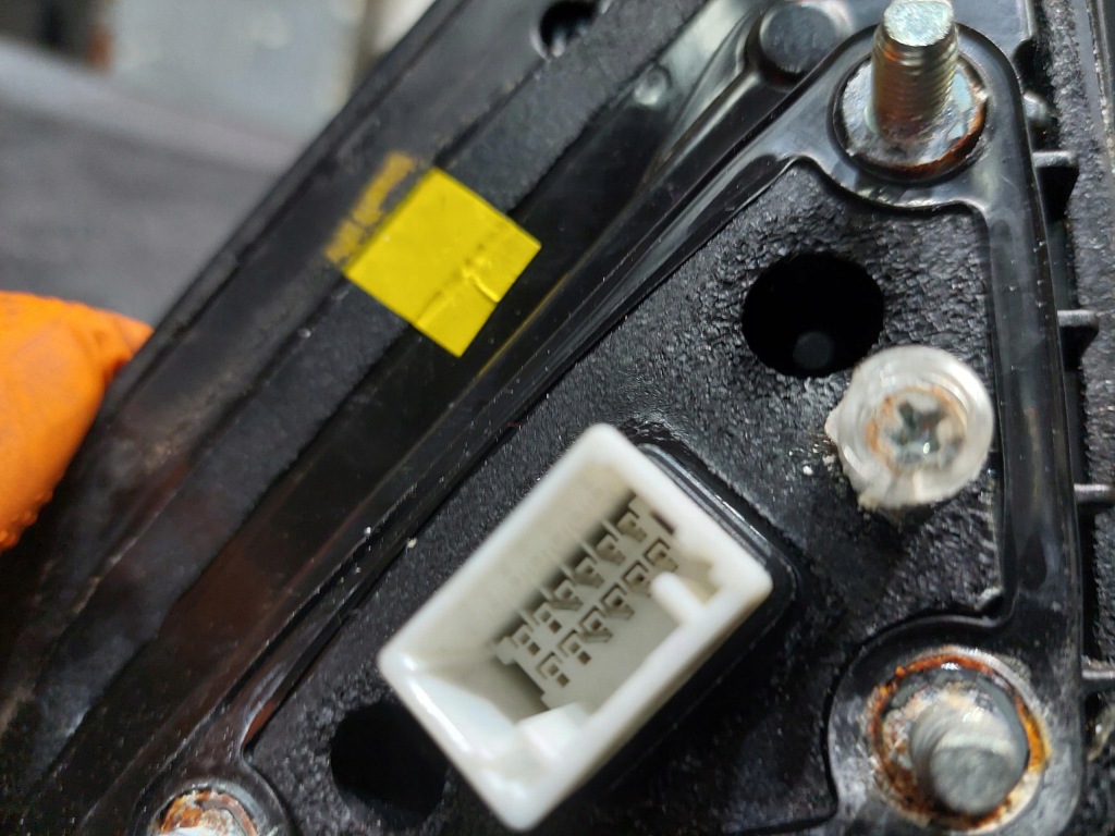 Зеркало правое 8pin sangyong tivoli ram Оригинал