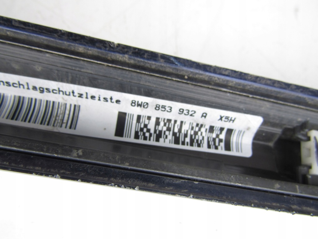 Порог накладка  audi a4 8w b9 рестайлинг  19-21 правая s-line Киев