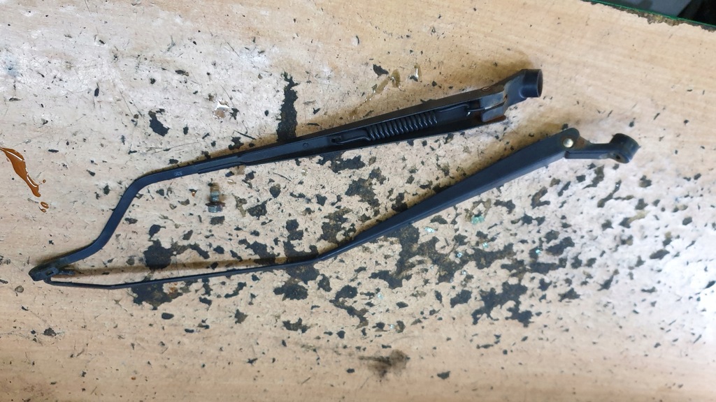 фото №1, Suzuki swift mk6 рычаги дворник перед комплект