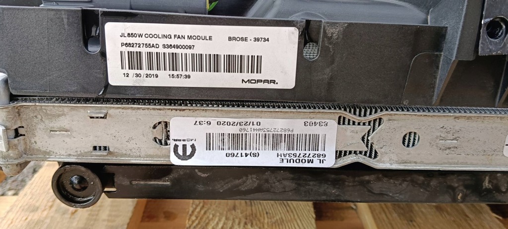 Радиатор радиатор комплект вентилятор jeep wrangler 2.0 2018- Недорого