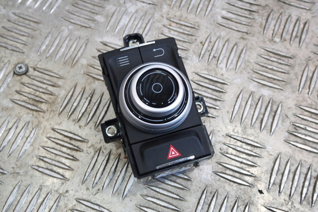 фото №1, Панель idrive maserati levante 670087463