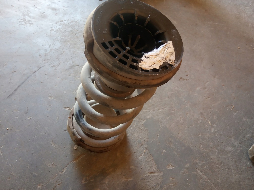 фото №10, Pacifica 17- пружины подвеска левый правый задняя