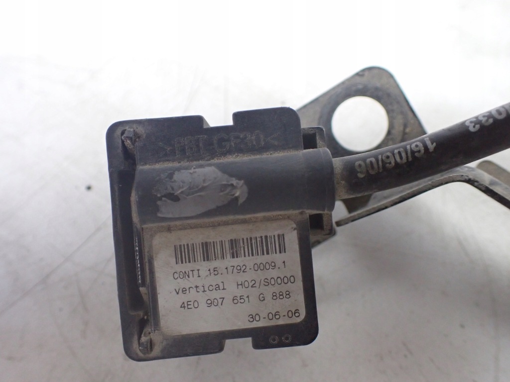 фото №9, Датчик ускорения audi a8 s8 d3 5.2 короткий 4e0616576j