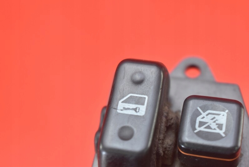 фото №9, Панель управление окон eu toyota yaris 1 i 3d 04r