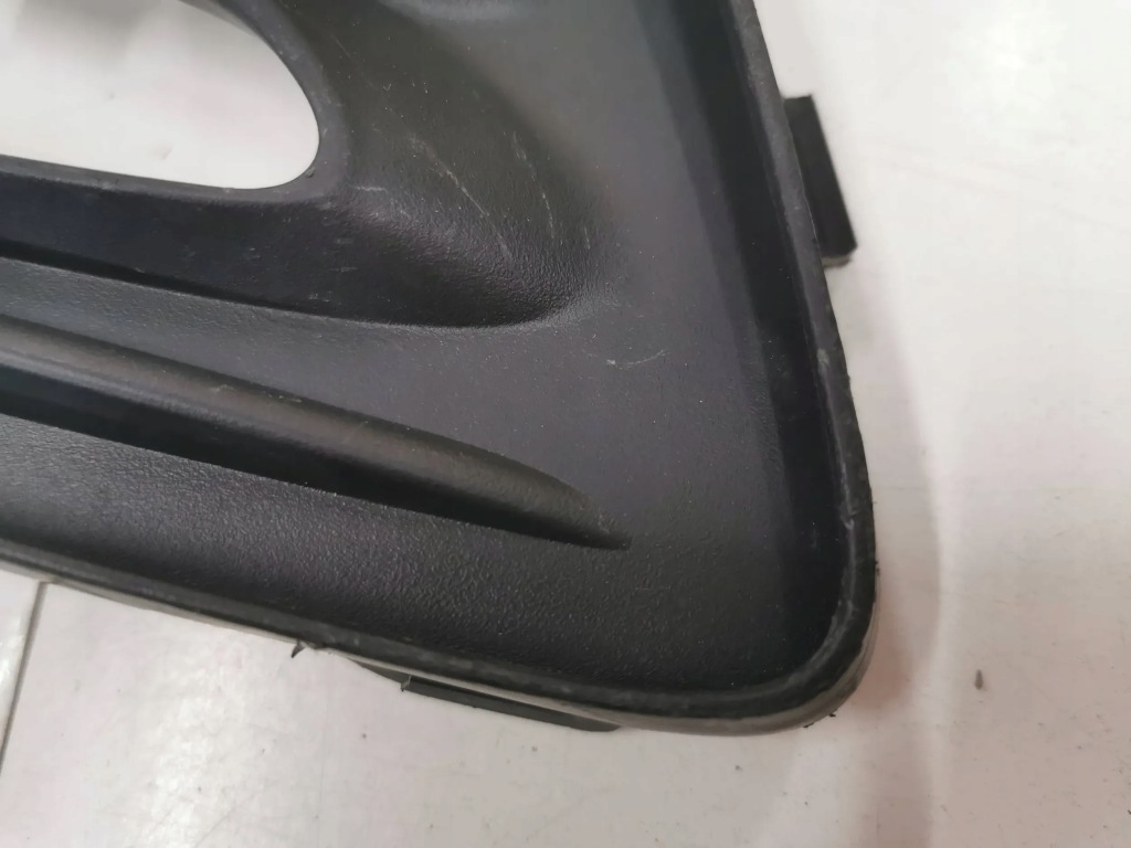 Решётка бампера передний opel mokka x левая 575. Цена