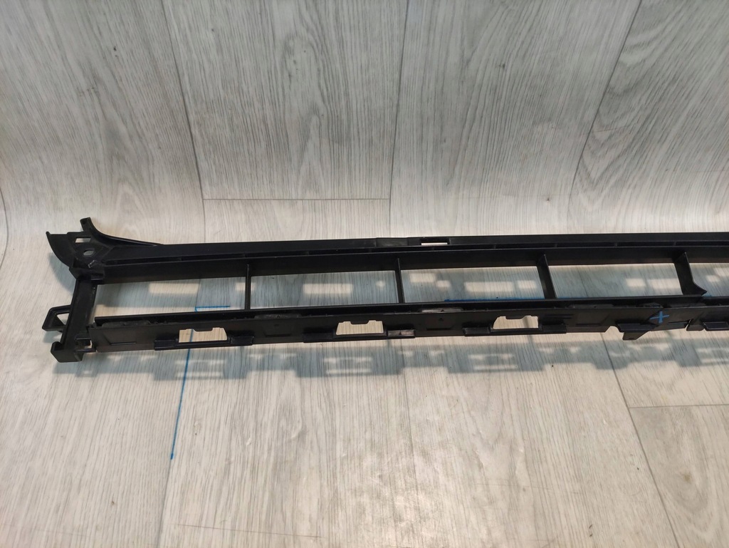 фото №6, Audi a6 c8 s-line 4k0 середня решітка бампера передній 4k0807683a