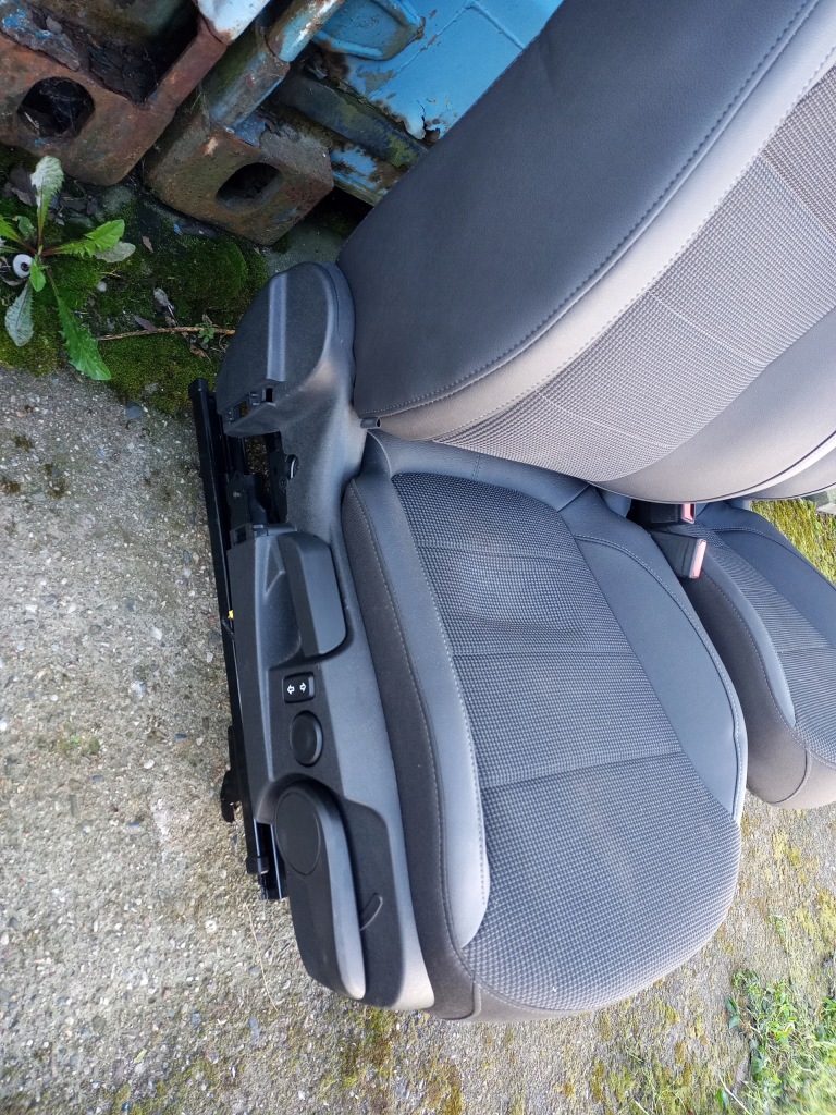 фото №3, Opel insignia a сидіння заднє сидіння обшивки оббивка напівшкіра infinity kombi eu