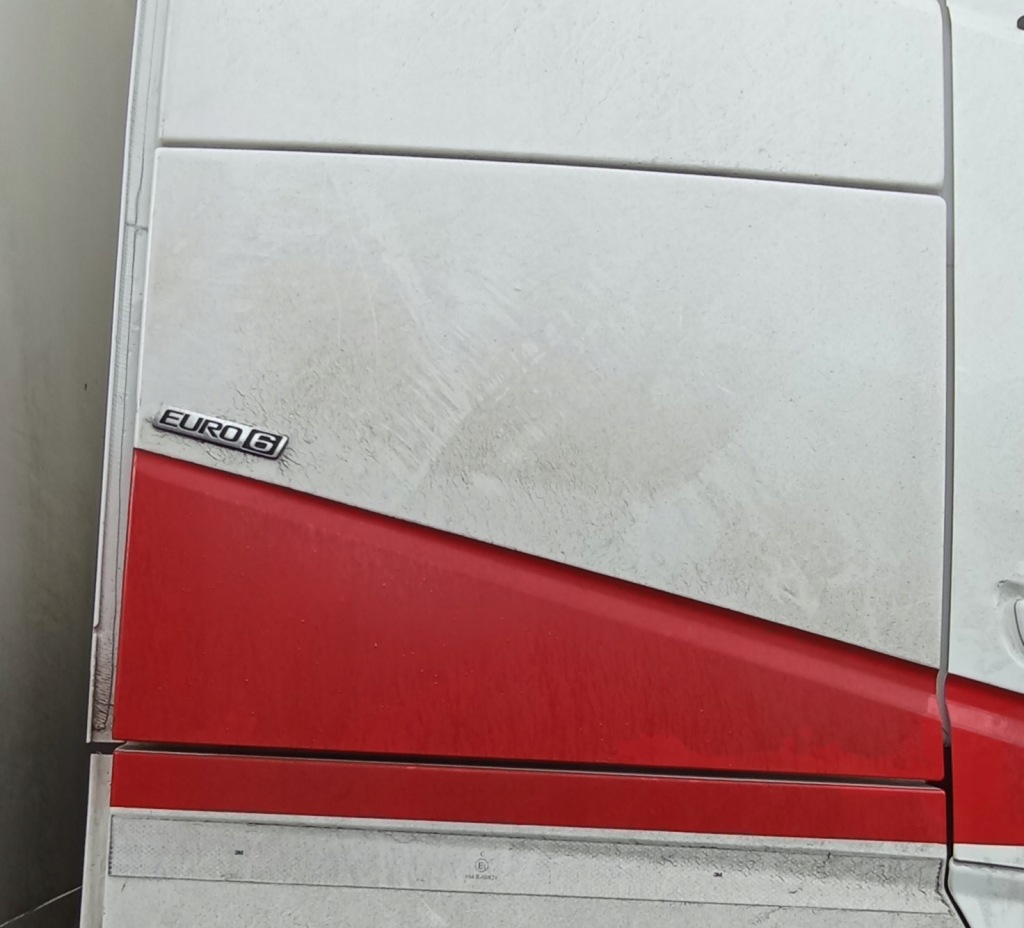 фото №1, Дверцята кришка багажника бардачка volvo fh4