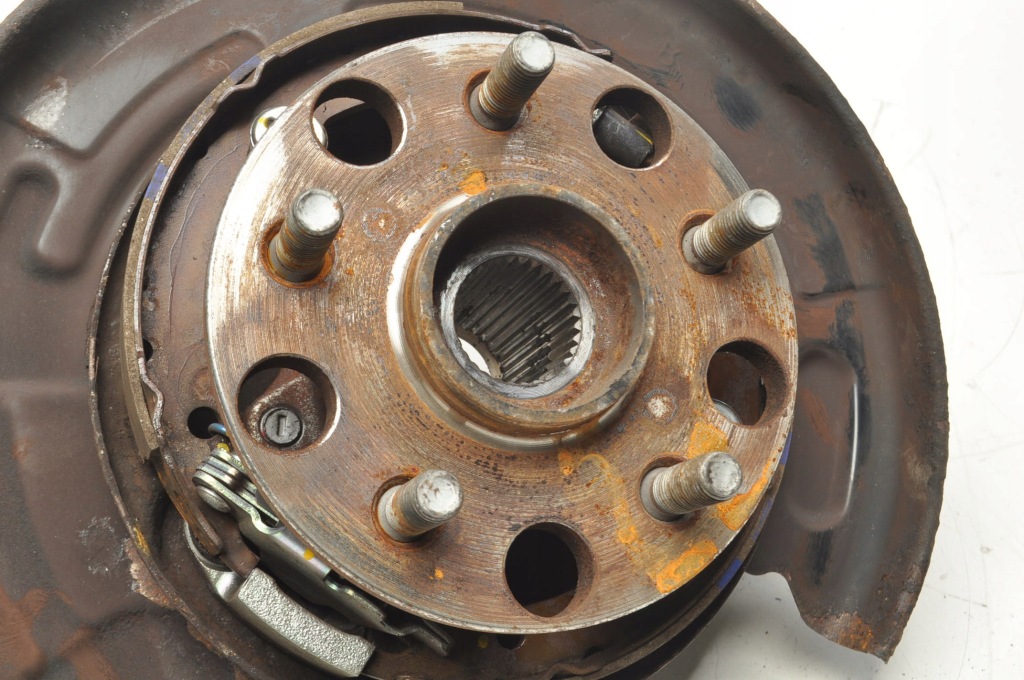 Lexus is 3 поворотний кулак правий задній Ціна