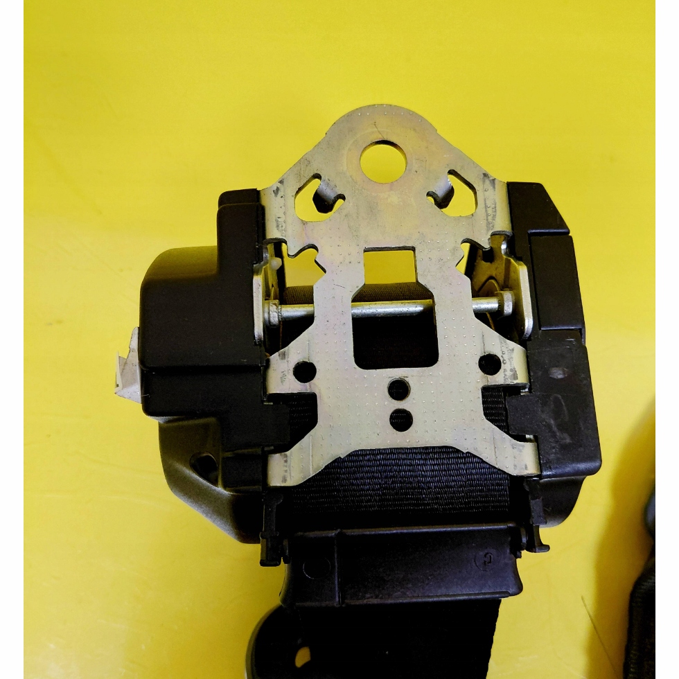 Купить Ремень безопасности левый задний  nissan micra 3d 040490 nr1589