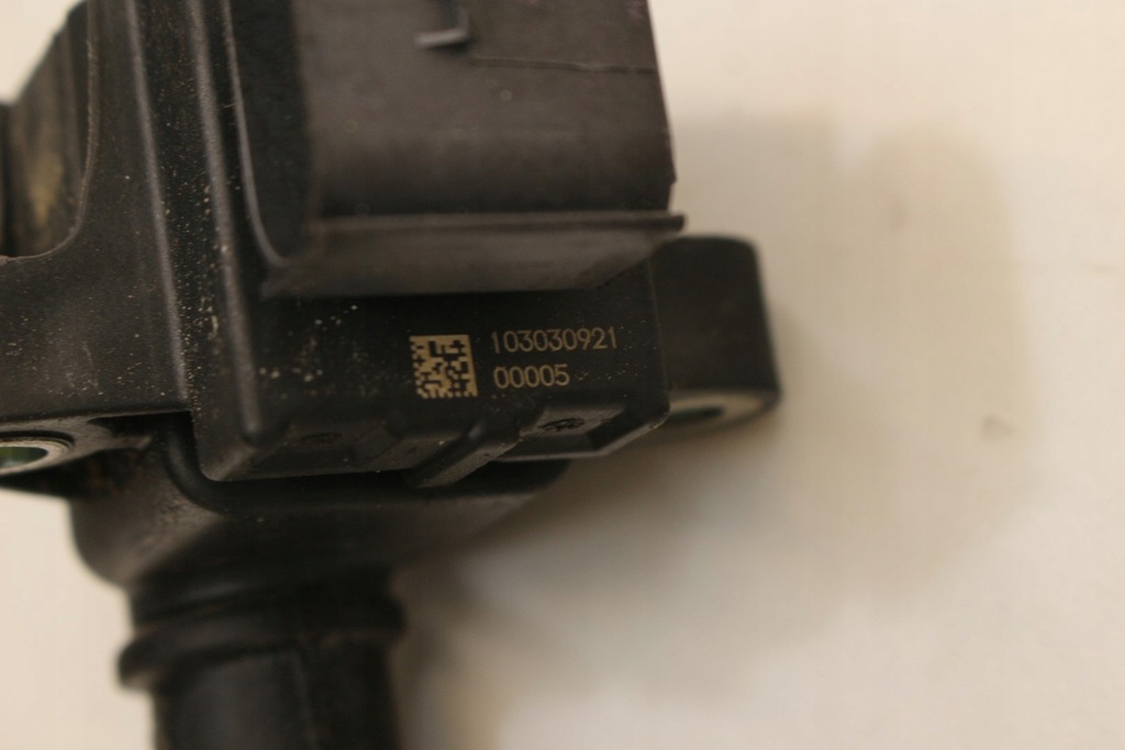 фото №4, Катушка зажигания 224332935r dacia duster ii 1.2 1.3 tce