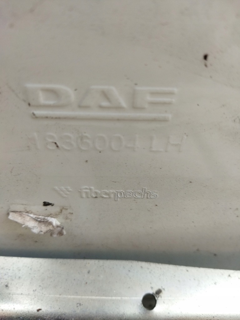 Спойлер ветровик закабинная daf xf 106 1836000 в Украине