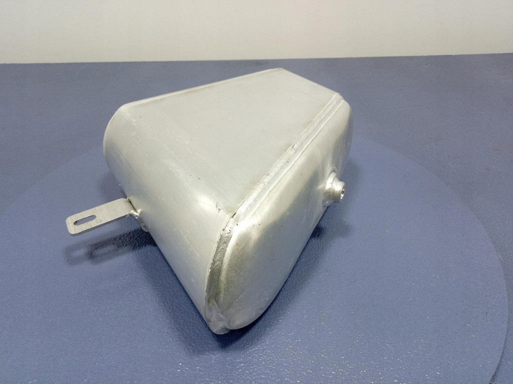 Купити Audi sq8 q8 4m8 бак повітря лівий 4m0616203f