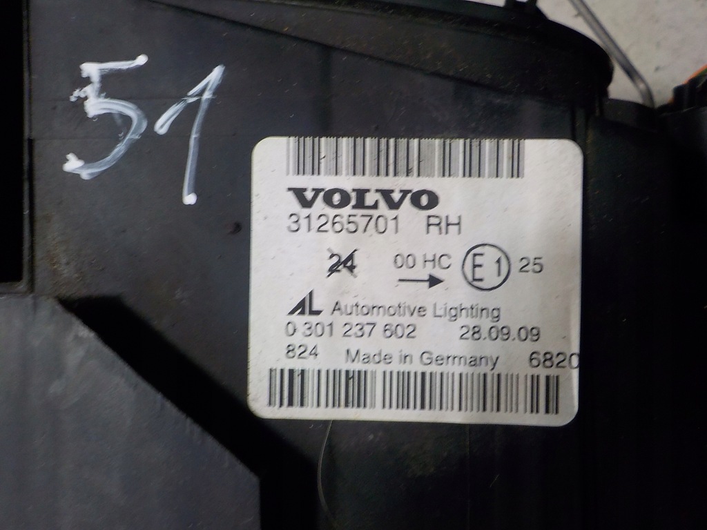 фото №10, Volvo v50 lift лампа правая перед передняя uk