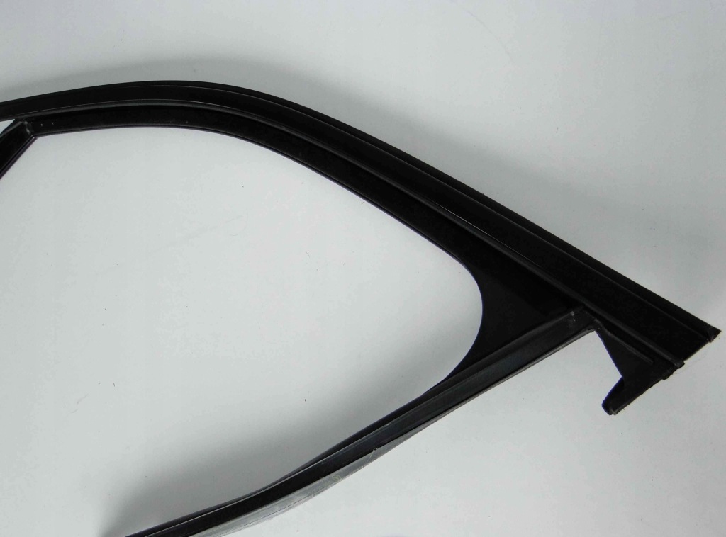 фото №7, Mercedes glc x253 253 прокладка стекло левый перед