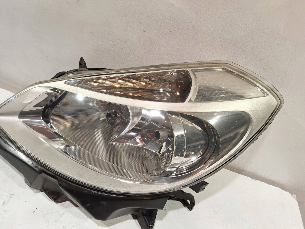 фото №3, Лампа перед левая 8200244889 renault clio iii 06-