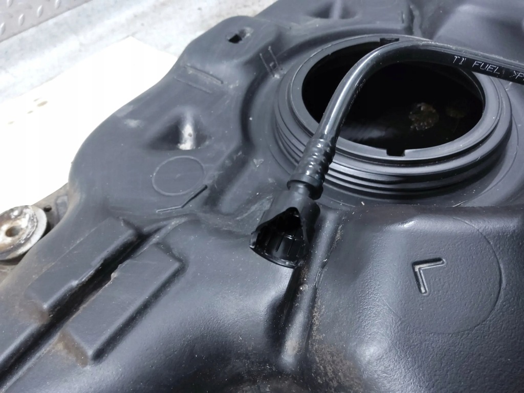 Бак пального toyota avensis t270 7700105060 Київ