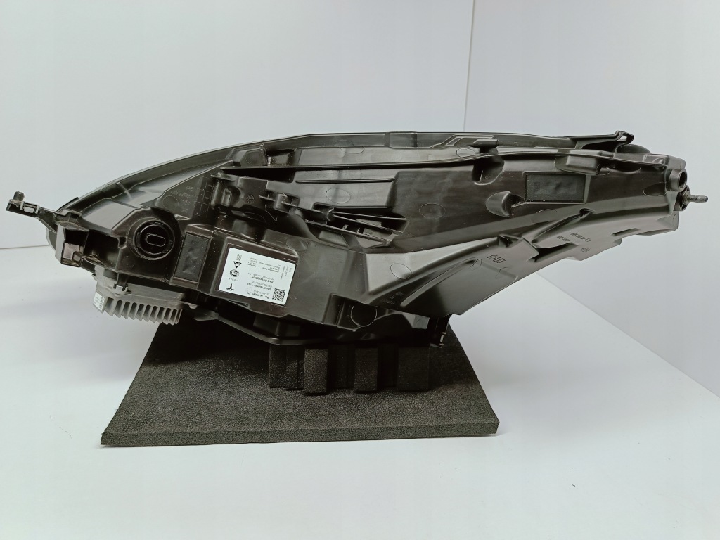 Tesla model 3 m3 рестайлинг  y my 20- фара правый  перед full led европа  1514953-00-d Оригинал