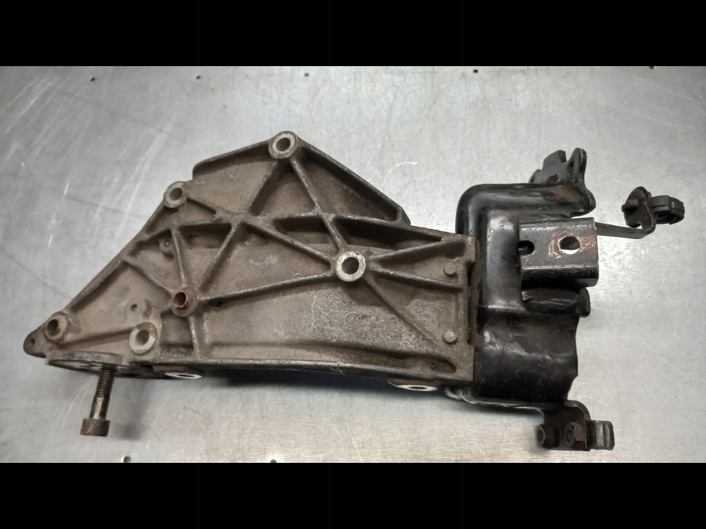 фото №5, Кронштейн генератора peugeot 307 2.0hdi 9650034280