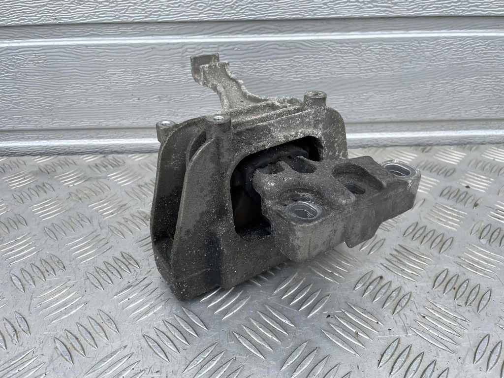 фото №1, Skoda octavia iii кронштейн двигуна 1.6 tdi clh