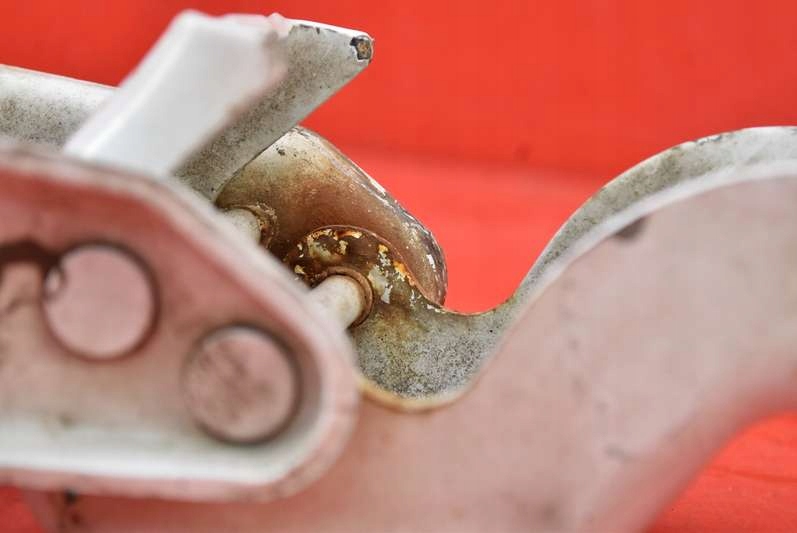 фото №5, Петля lewego створки нижній 527428b opel vivaro a 1 i lift 06-14