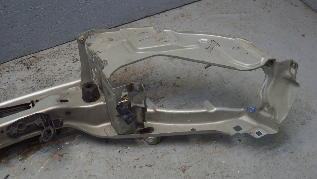 фото №13, Pas передний усилитель volvo v50 s40 ii d641