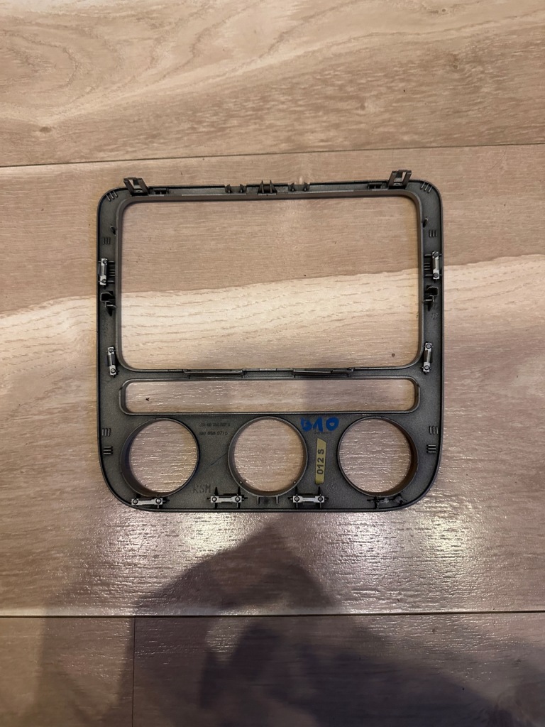 фото №3, Рамка захист радіо кондиціонера vw eos 1q0858071d