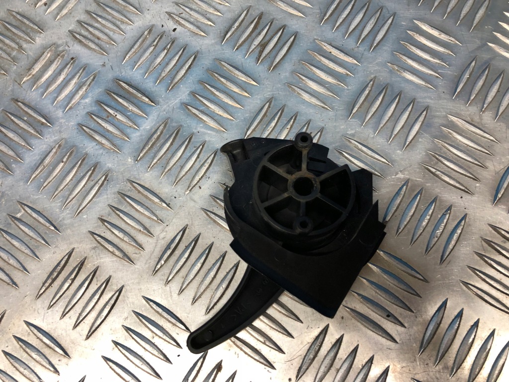 Mercedes w140 рестайлінг  кронштейн ручка відкривання капот Ціна