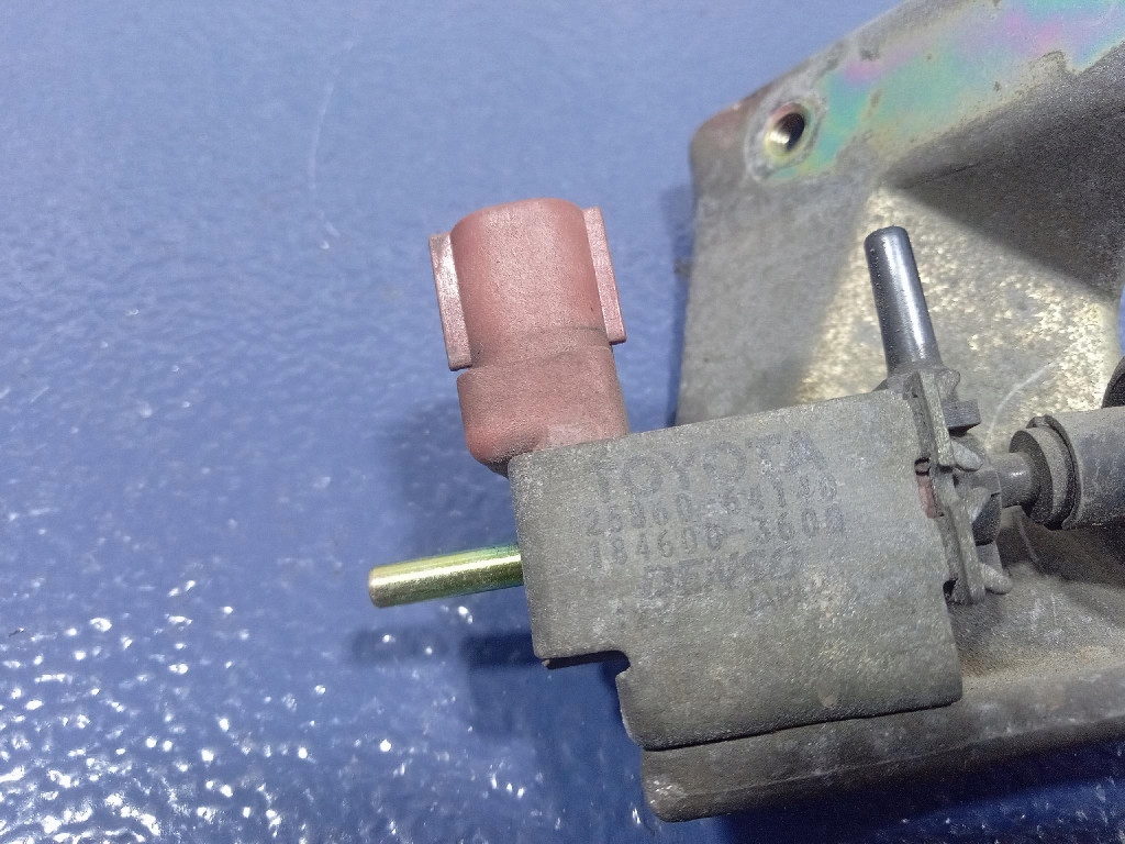 фото №5, Toyota corolla e12 2.0 d4d клапан вакууму 184600-3600