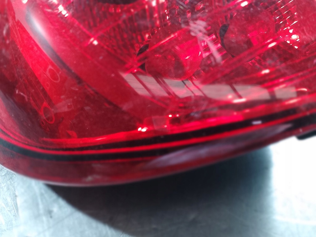 фото №9, Лампа задняя левая mitsubishi colt vi хэтчбек 5 дверь 8330a479