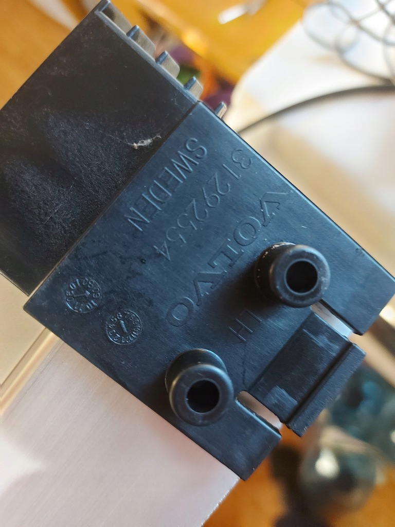 фото №5, Направляющая рейки багажника volvo v70 iii xc70 ii 31292555