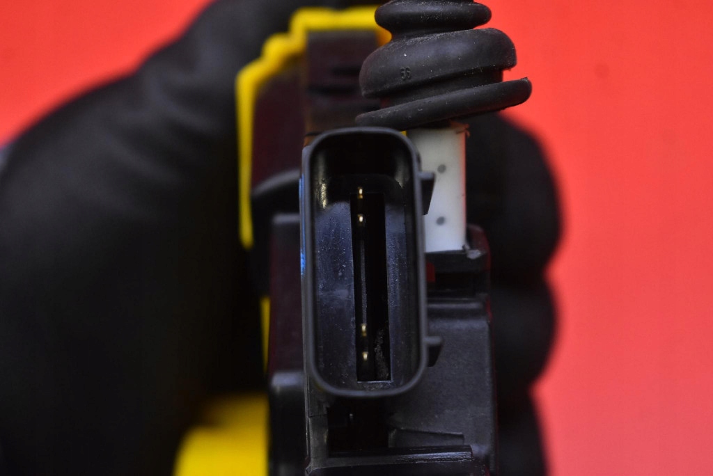 фото №6, Замок дверь правый перед передний eu 81320-a2110 kia ceed 2 ii 5d hb 12-15