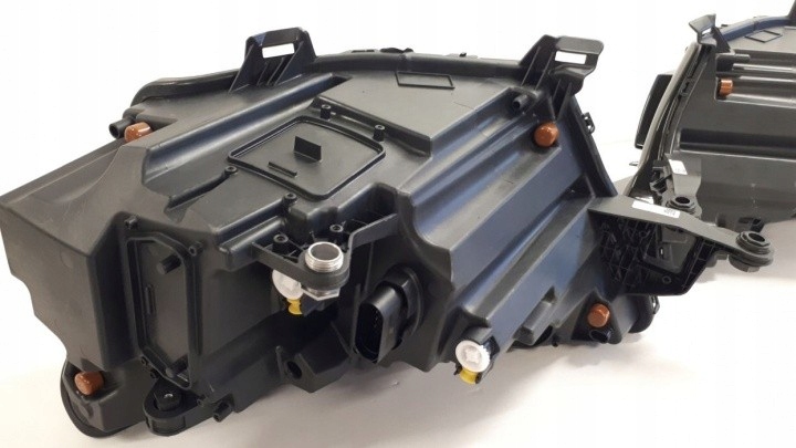 фото №11, Skoda kamiq лампа led левая правая перед