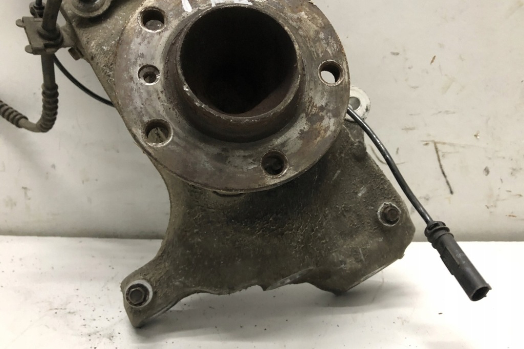 фото №7, Поворотний кулак передня ліва bmw 5 f10 6775769 2013