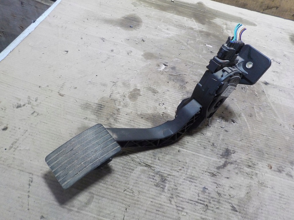 фото №2, Space star 1.0 педаль потенциометр газа