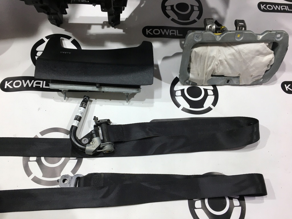 фото №7, Ford b-max приборная панель консоль подушка безопасности подушки безопасности ремни