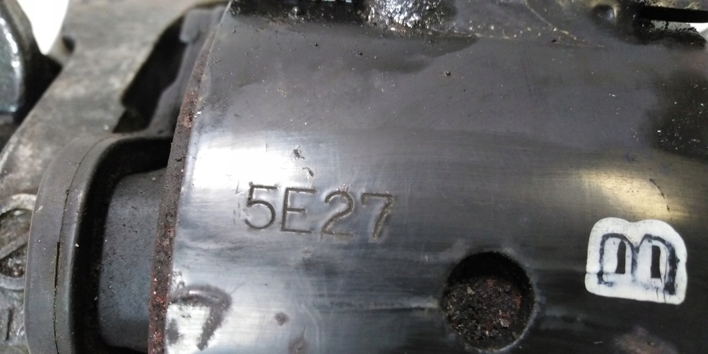 фото №5, Mazda 3 bm 1,5b skyactiv подушка кронштейн коробки 15r