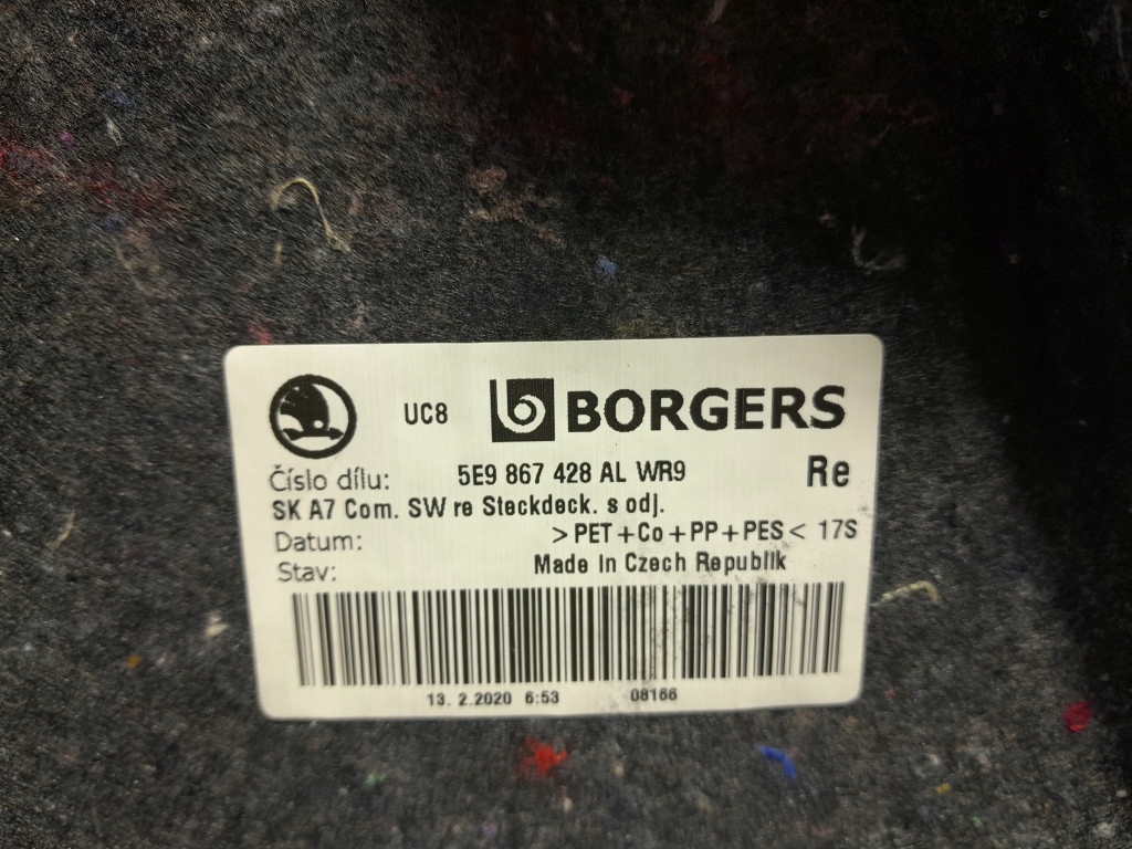 Skoda octavia iii lift kombi обивка обшивка багажника правая 5e9867428al Недорого