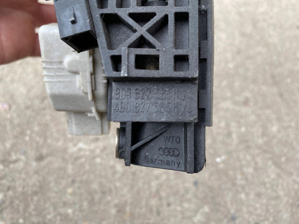 фото №6, Замок крышки задняя 8d9827565h audi a6 c5 kombi