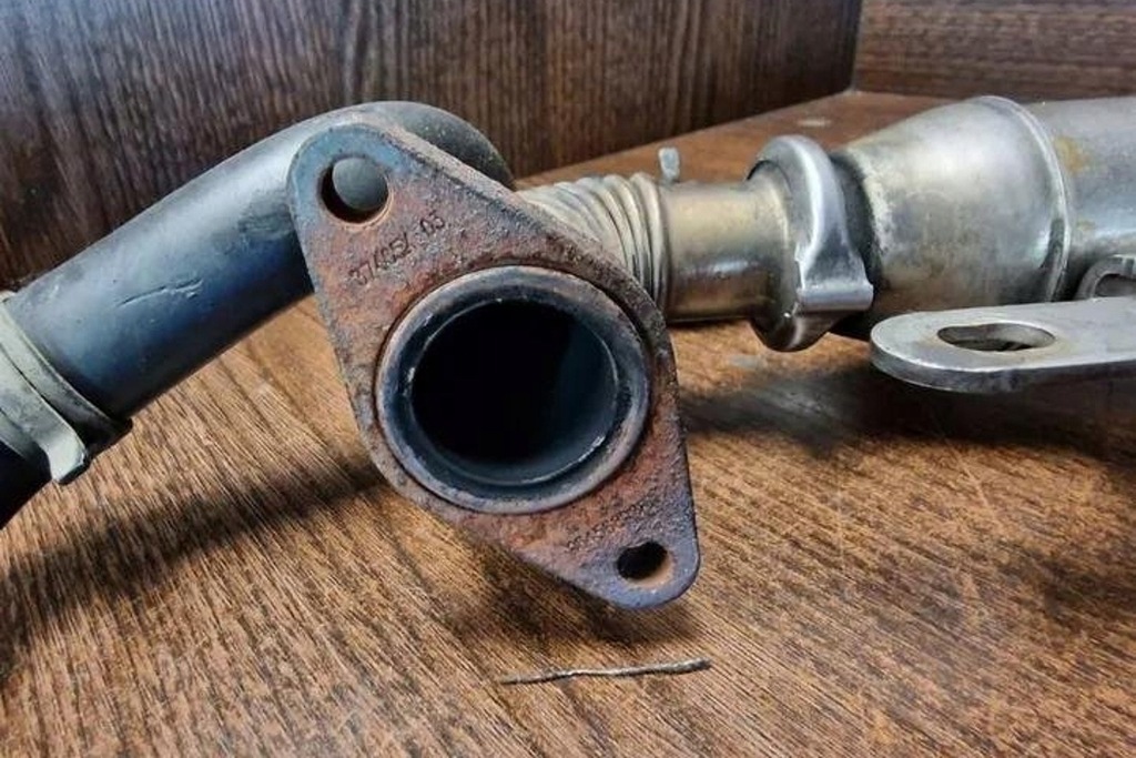 фото №9, Радіатор egr volvo s40 ii ms 9645689780 2.0l дизель 100kw 2005