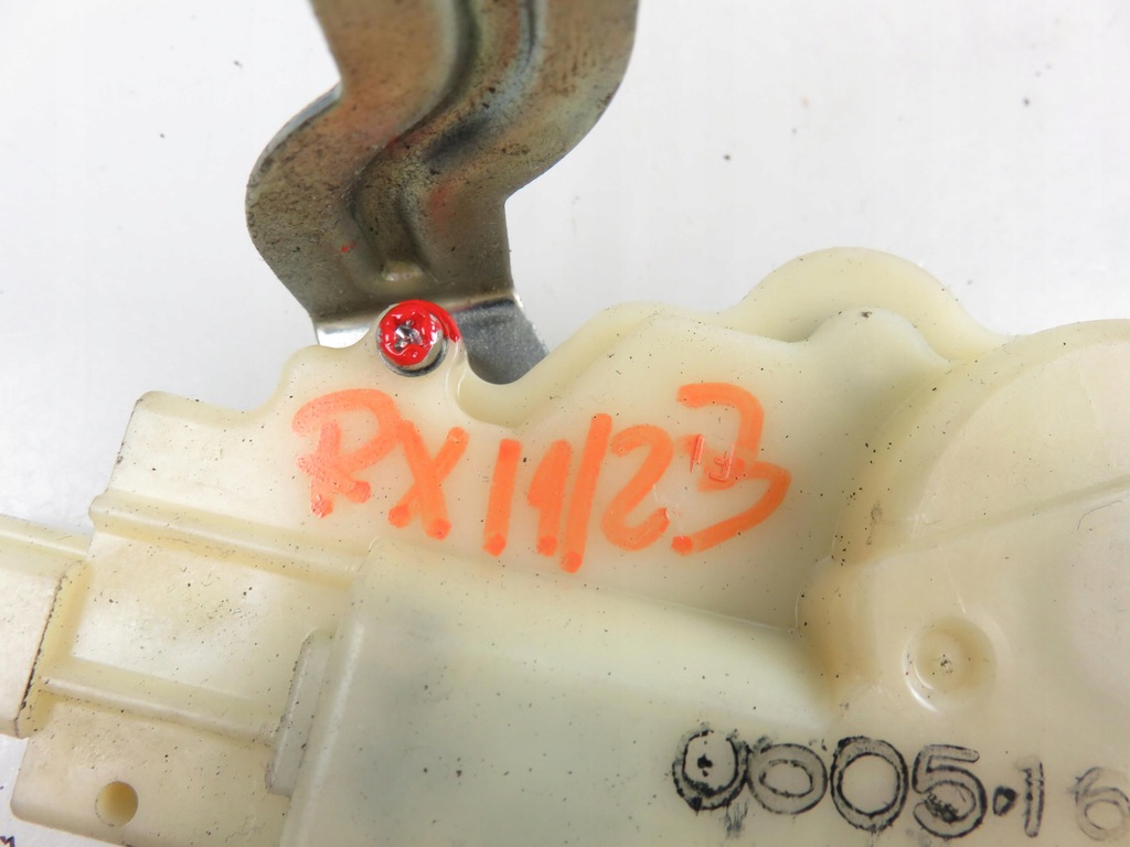 фото №5, Моторчик кришка пального toyota yaris ii p9