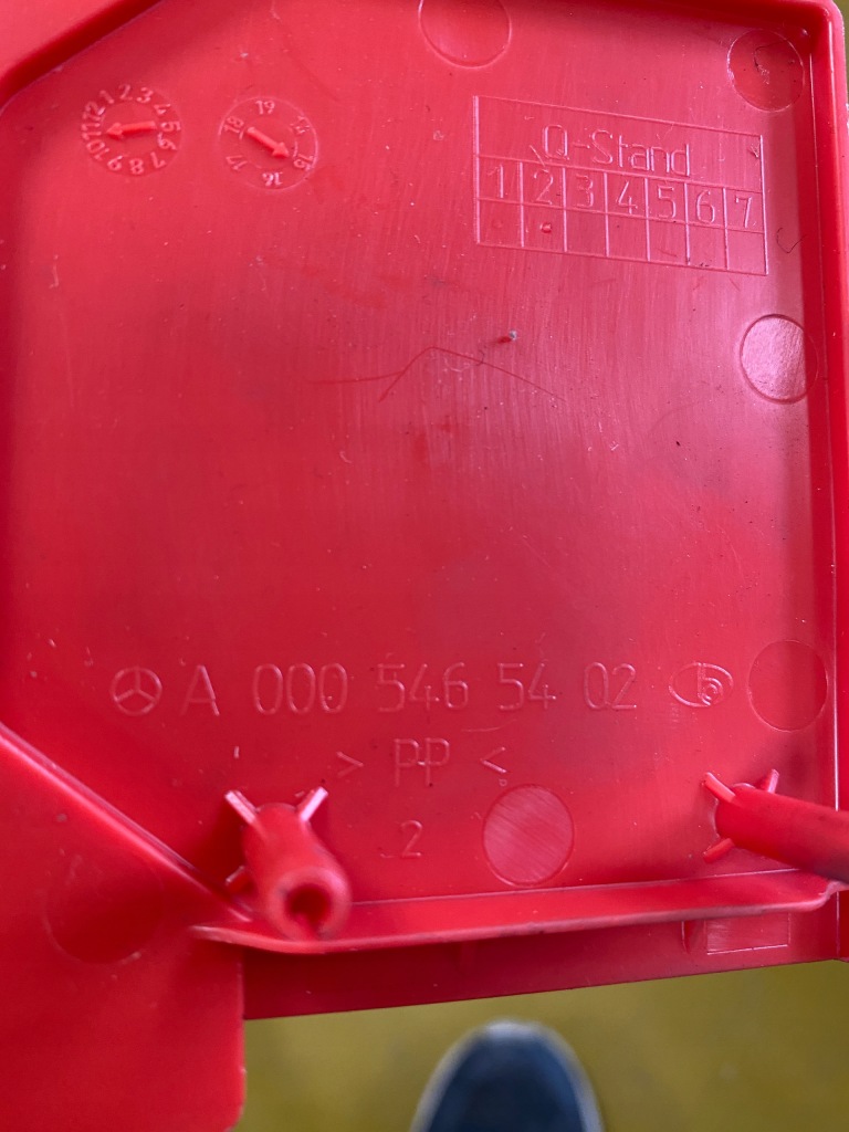 Заглушка клеми plus акумулятор mercedes infiniti Недорого