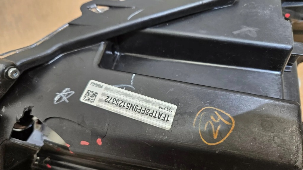 Фара левая перед передняя ford mustang vi рестайлинг  full led jr3b-13006-a с Разборки