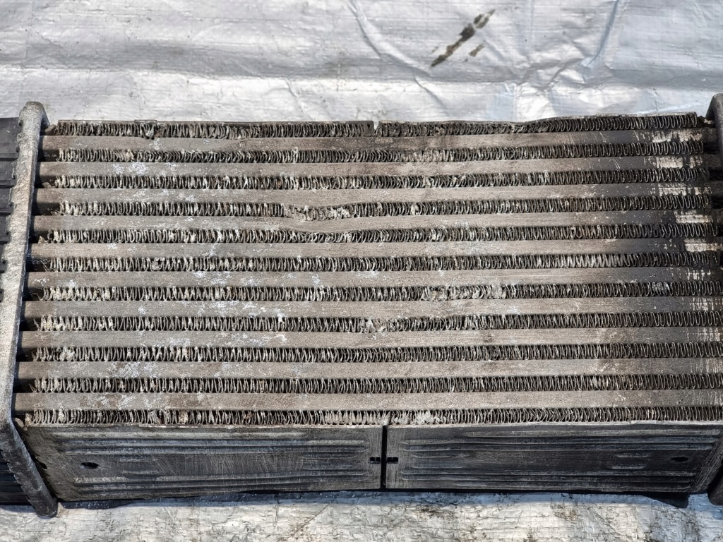 Интеркулер радиатор воздуха оригинальный номер 9645965180 citroen berlingo 1 fl 1.6 hdi с Разборки