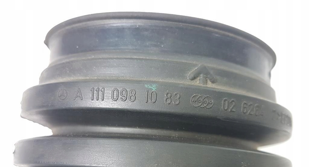 Пабтрубок  труба воздухозаборник воздуха r170 2.0 slk a1110981083 Цена