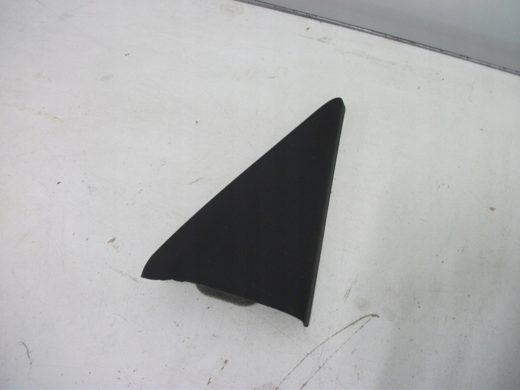 фото №1, Leon iii 5f треугольник накладка дверь задняя левый kombi