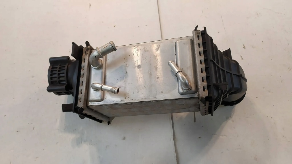 Радиатор интеркулер vw golf viii Цена