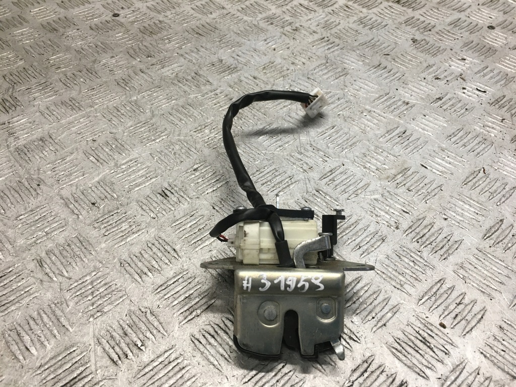 фото №1, Linea замок крышки багажника