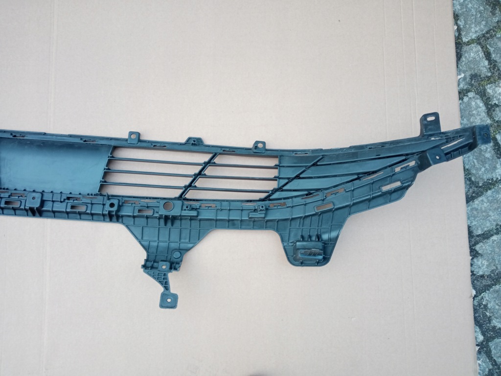 Hyundai tucson 3 решётка средняя бампера перед Недорого