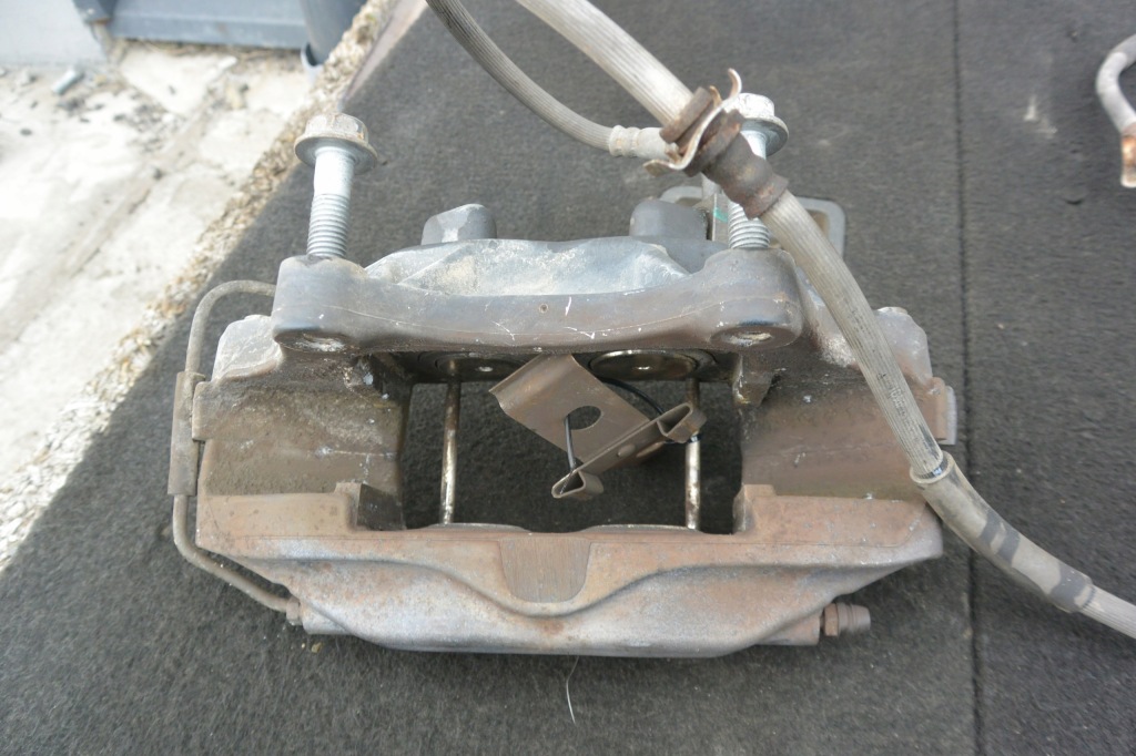 Супорт перед правий лівий шланг tesla model s Недорого